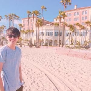 Meet your Posher, Jinwoo